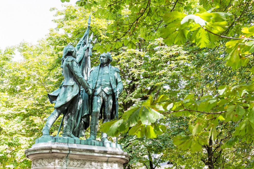 Crisp Whites in the 16th