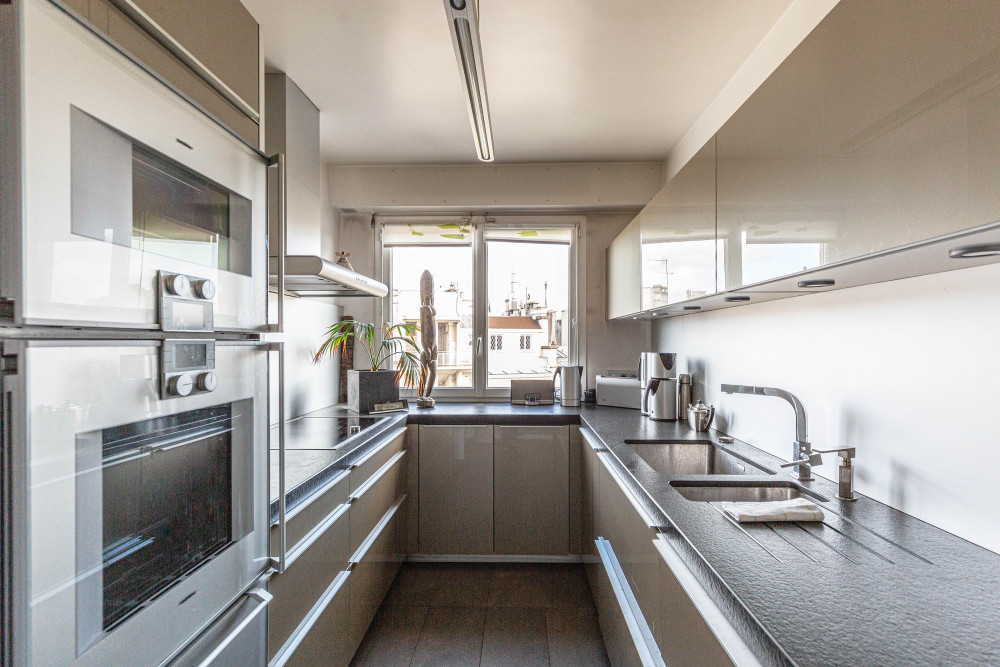 Rooftop Views of the Arc de Triomphe