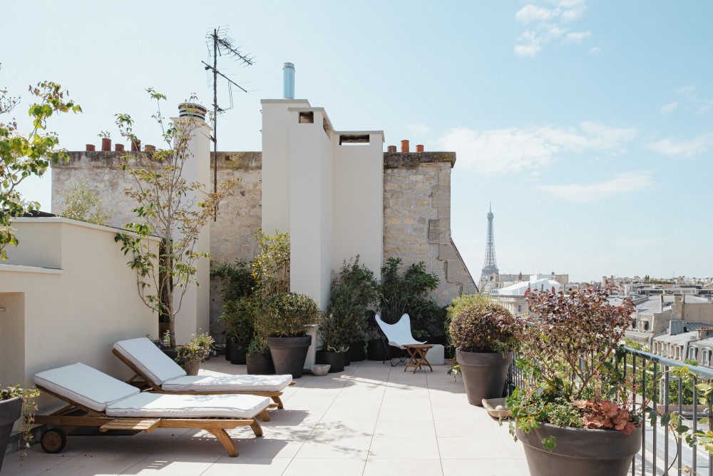Rooftop Views of the Arc de Triomphe