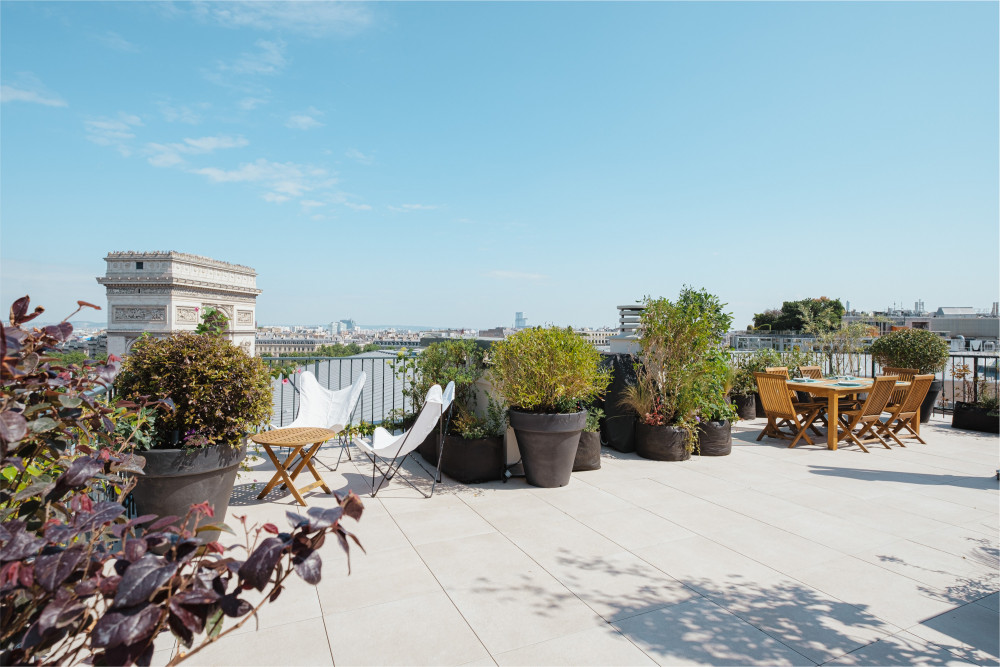 Rooftop Views of the Arc de Triomphe