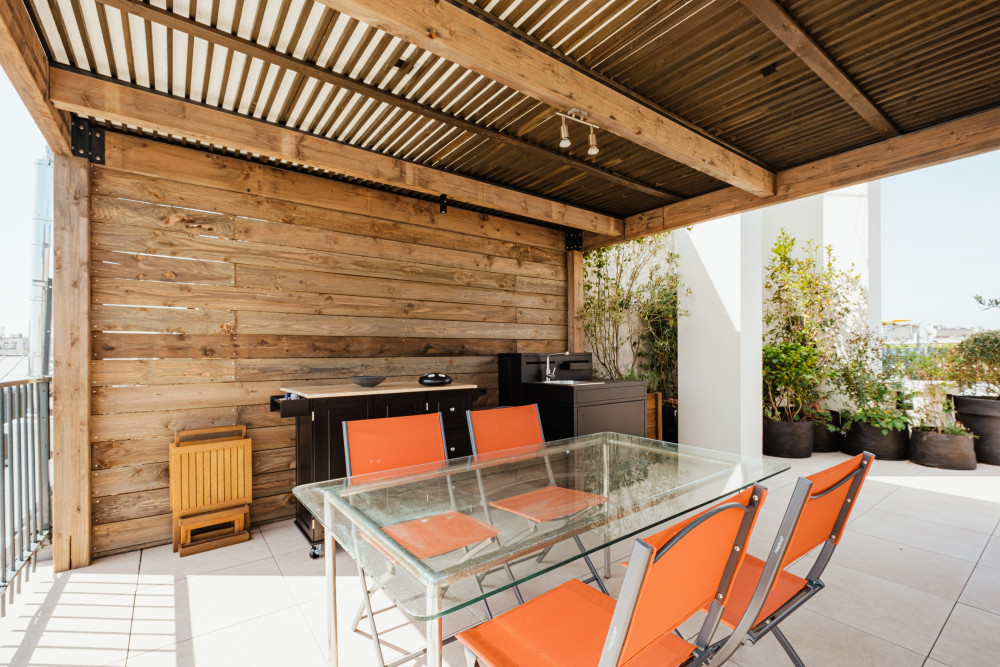 Rooftop Views of the Arc de Triomphe