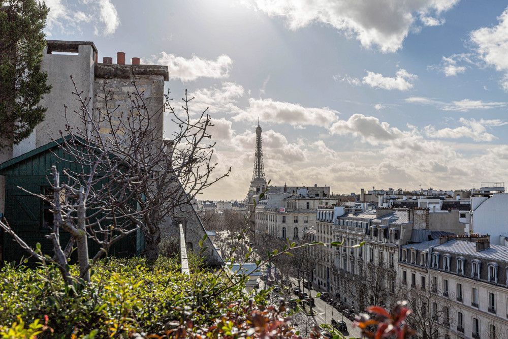 Rooftop Views of the Arc de Triomphe