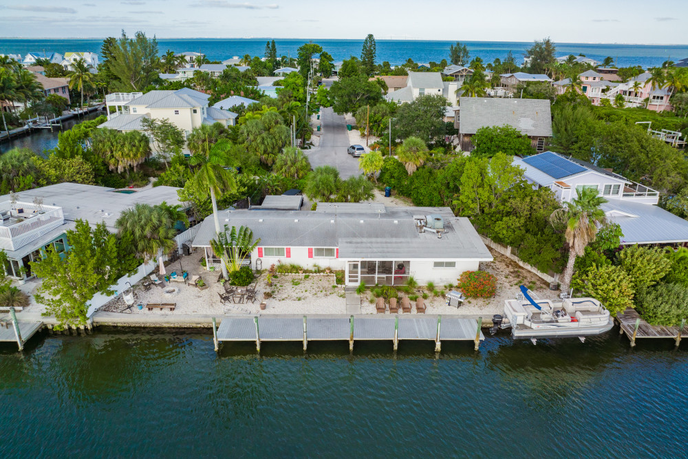 Anna Maria 245