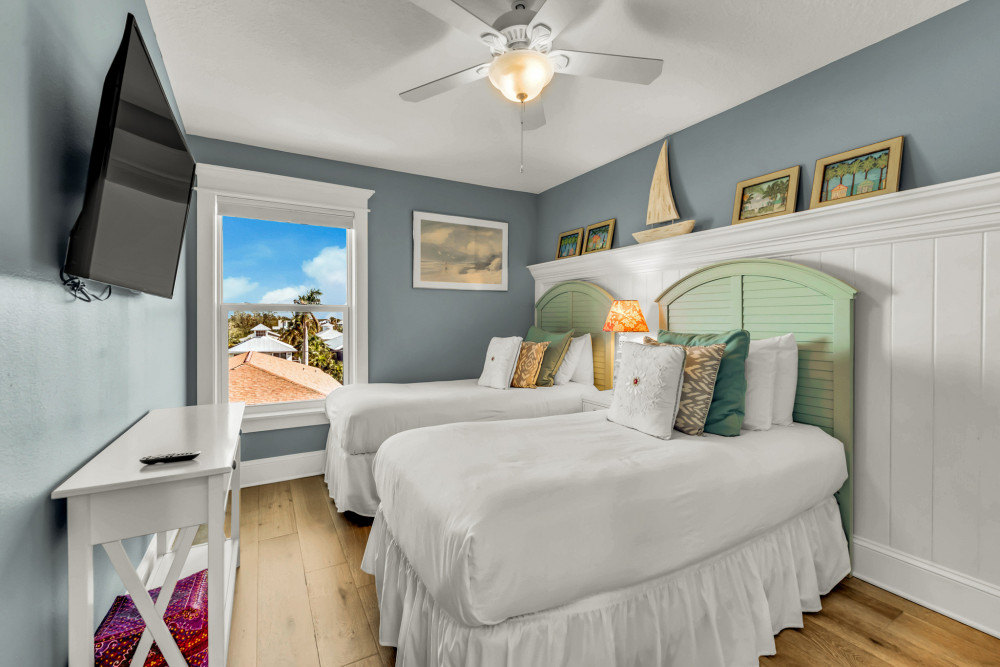 Holmes Beach 174