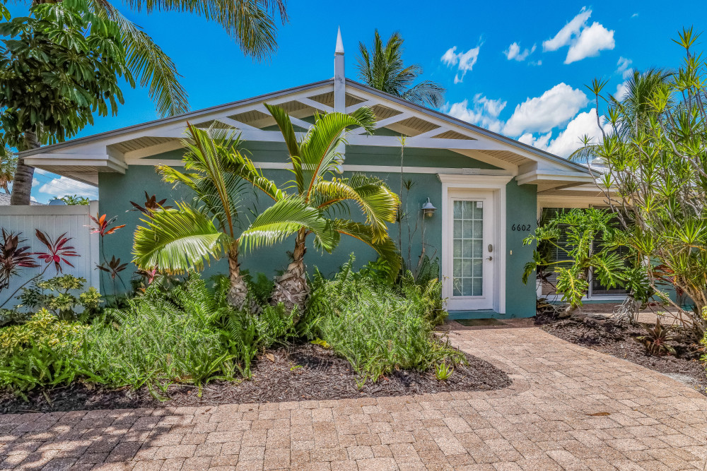 Holmes Beach 339