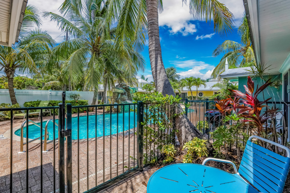 Holmes Beach 339