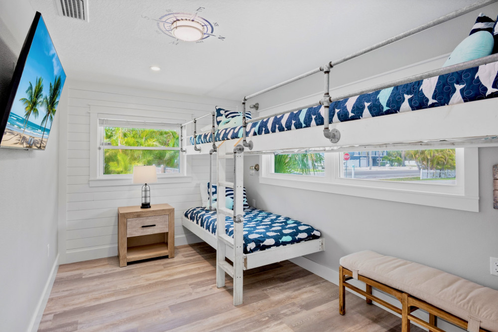 Holmes Beach 235