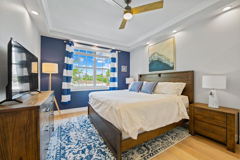 Holmes Beach 166