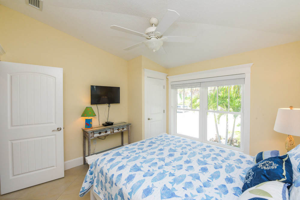 Holmes Beach 229