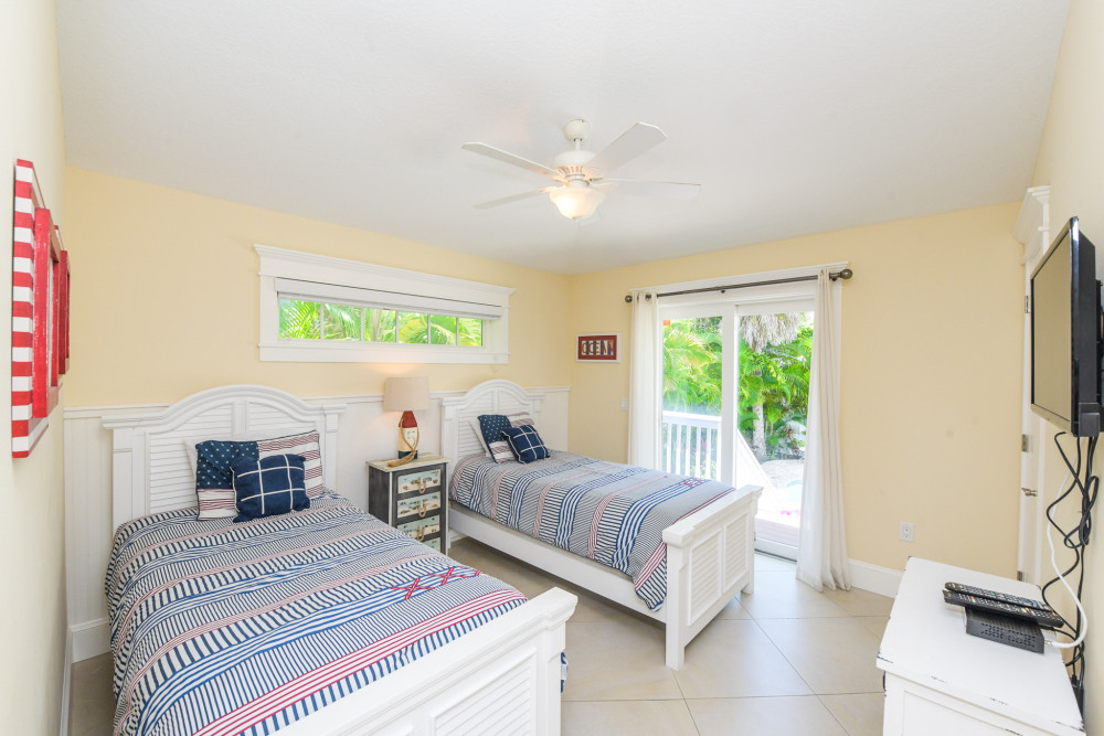 Holmes Beach 229