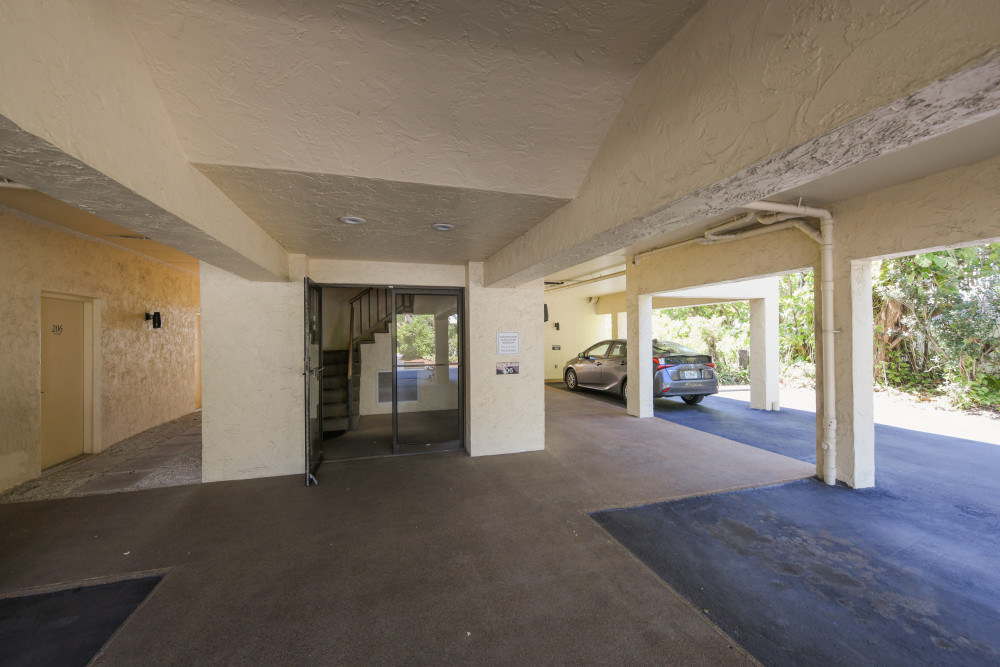 Holmes Beach 318