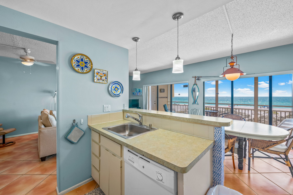 Holmes Beach 318