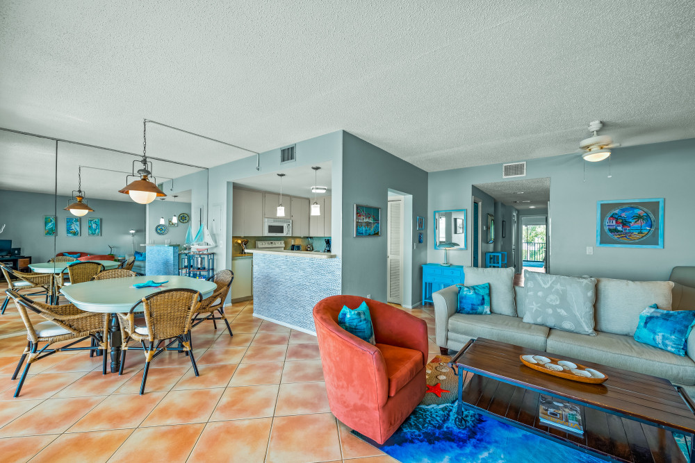 Holmes Beach 318