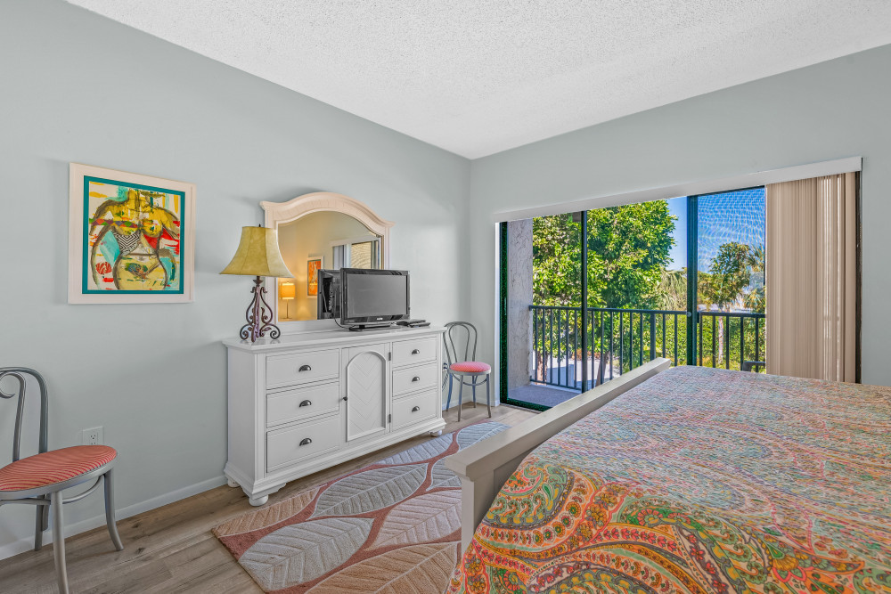 Holmes Beach 318