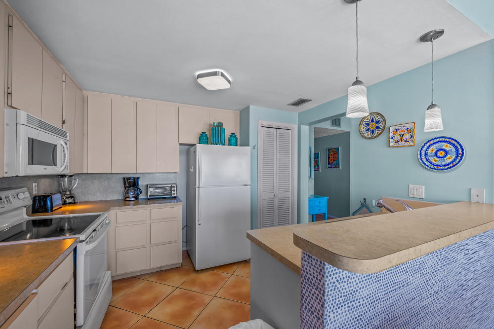 Holmes Beach 318