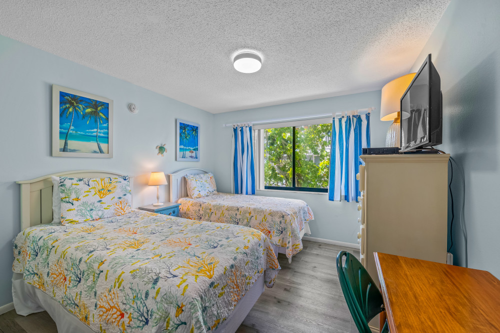 Holmes Beach 318