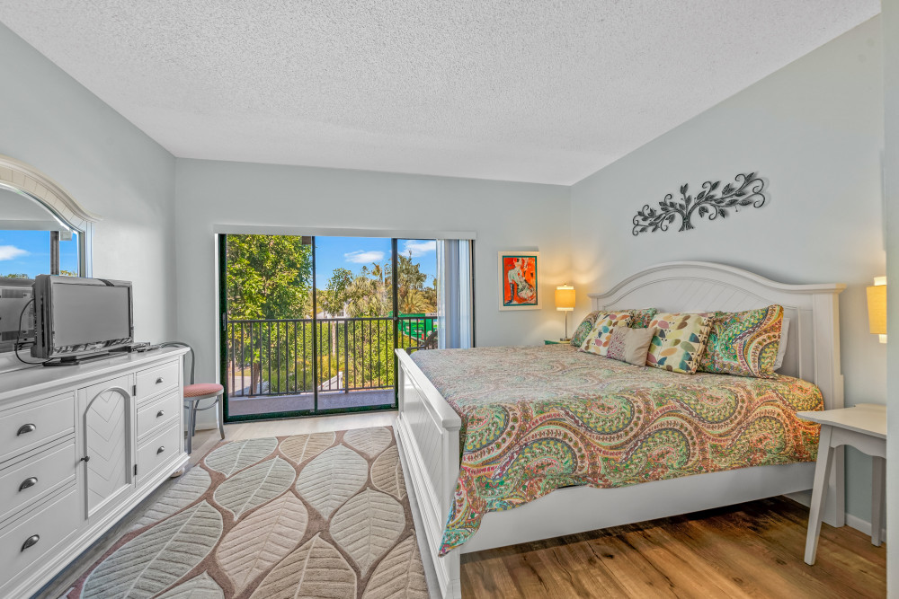 Holmes Beach 318