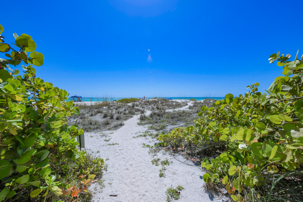 Holmes Beach 318