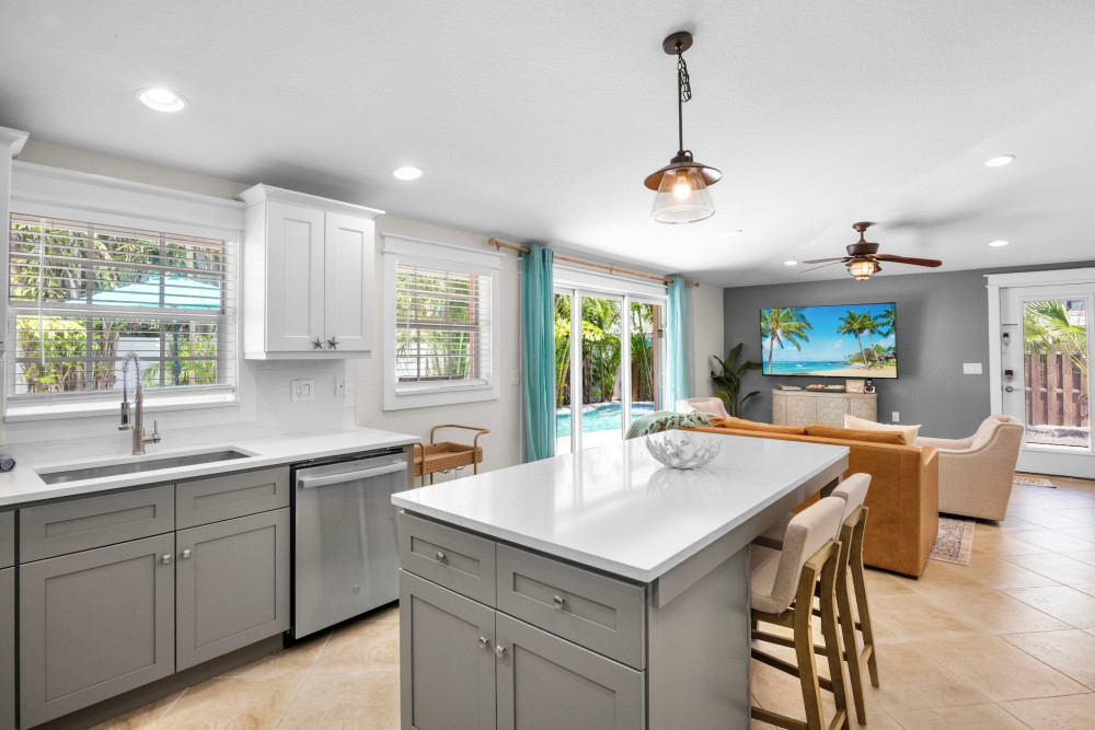 Holmes Beach 281
