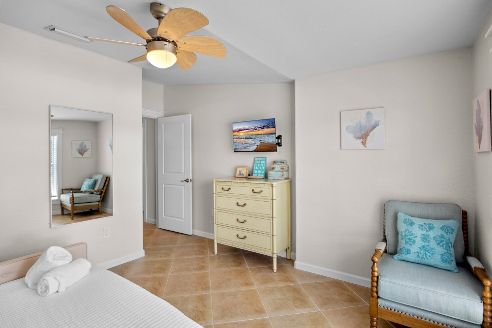 Holmes Beach 281
