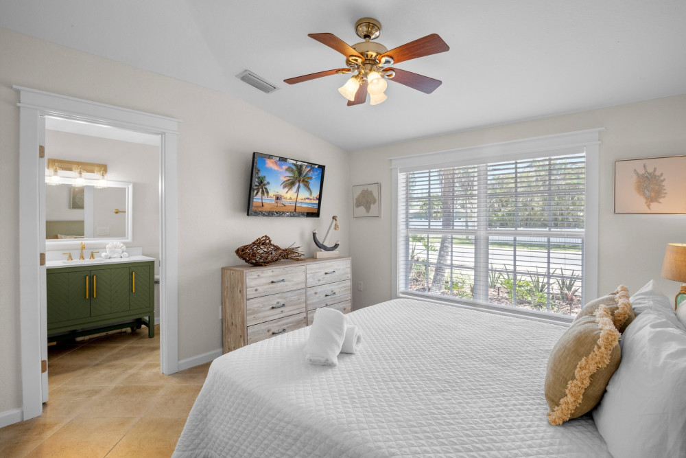Holmes Beach 281