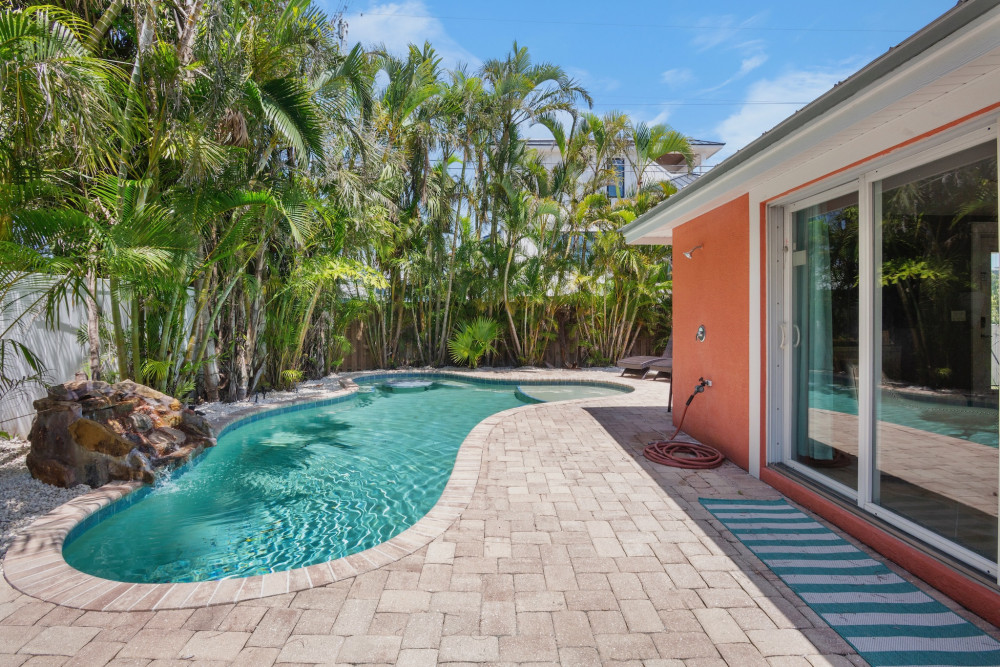 Holmes Beach 281