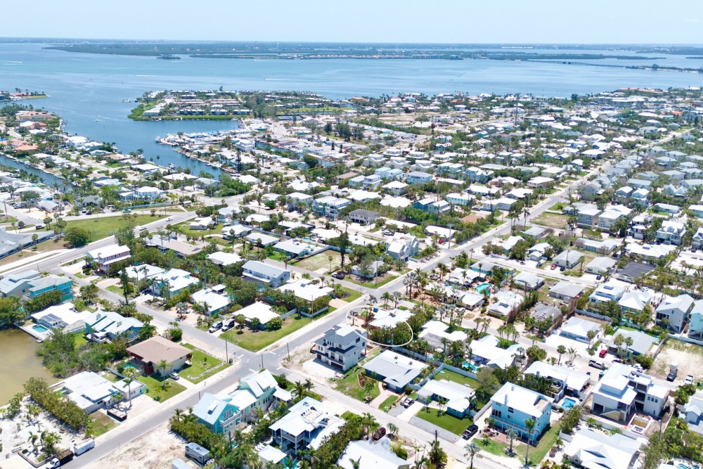 Holmes Beach 281
