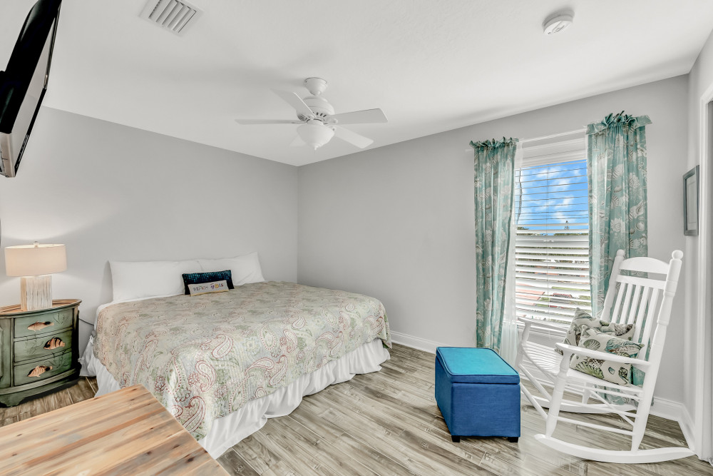 Holmes Beach 182