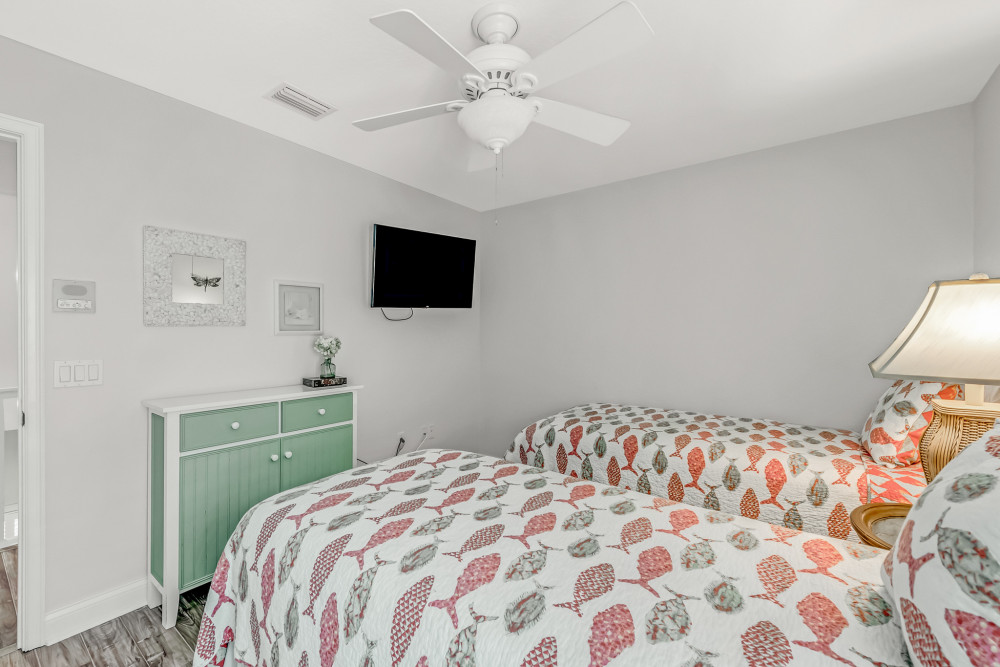 Holmes Beach 182
