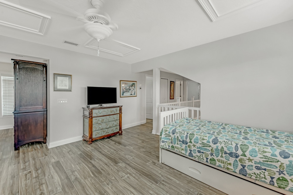 Holmes Beach 182