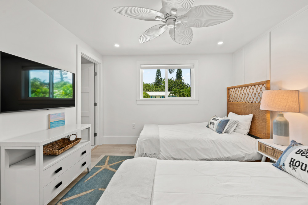 Holmes Beach 143