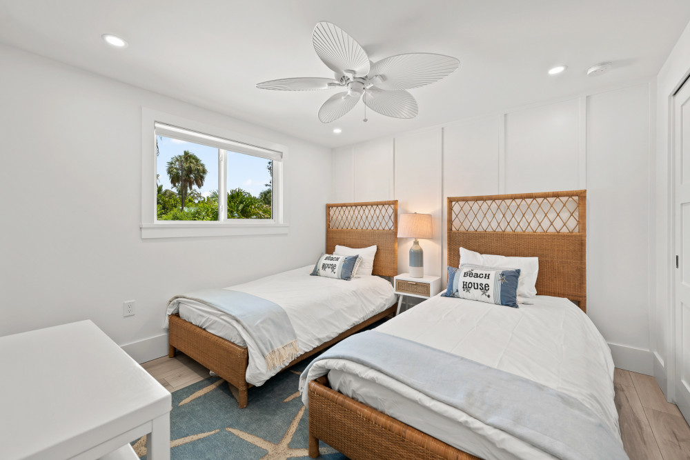 Holmes Beach 143