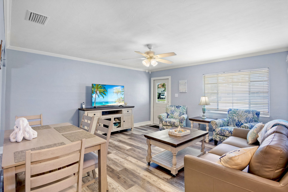Holmes Beach 307