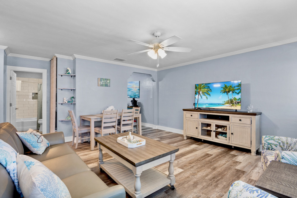 Holmes Beach 307