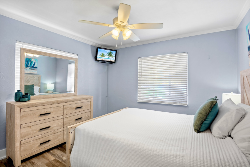 Holmes Beach 307