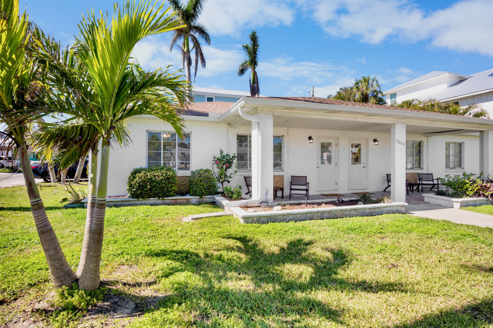 Holmes Beach 307