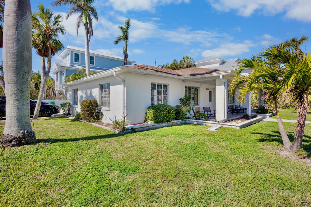 Holmes Beach 307