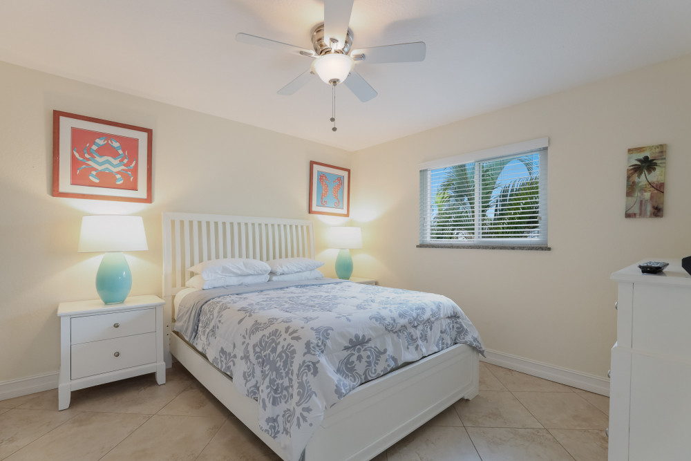 Holmes Beach 274