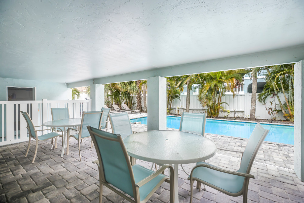 Holmes Beach 274