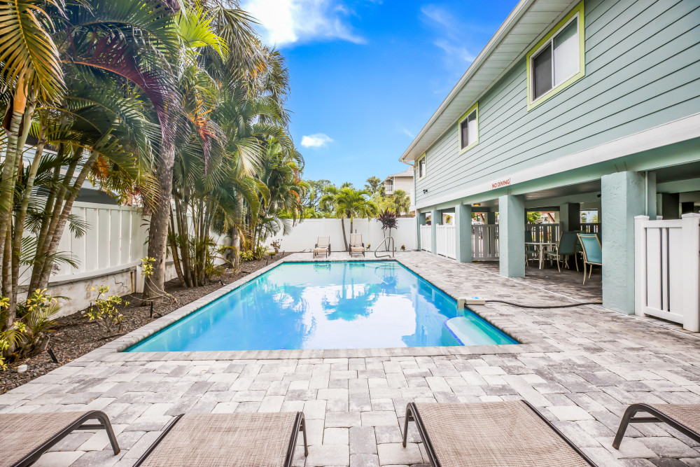 Holmes Beach 274