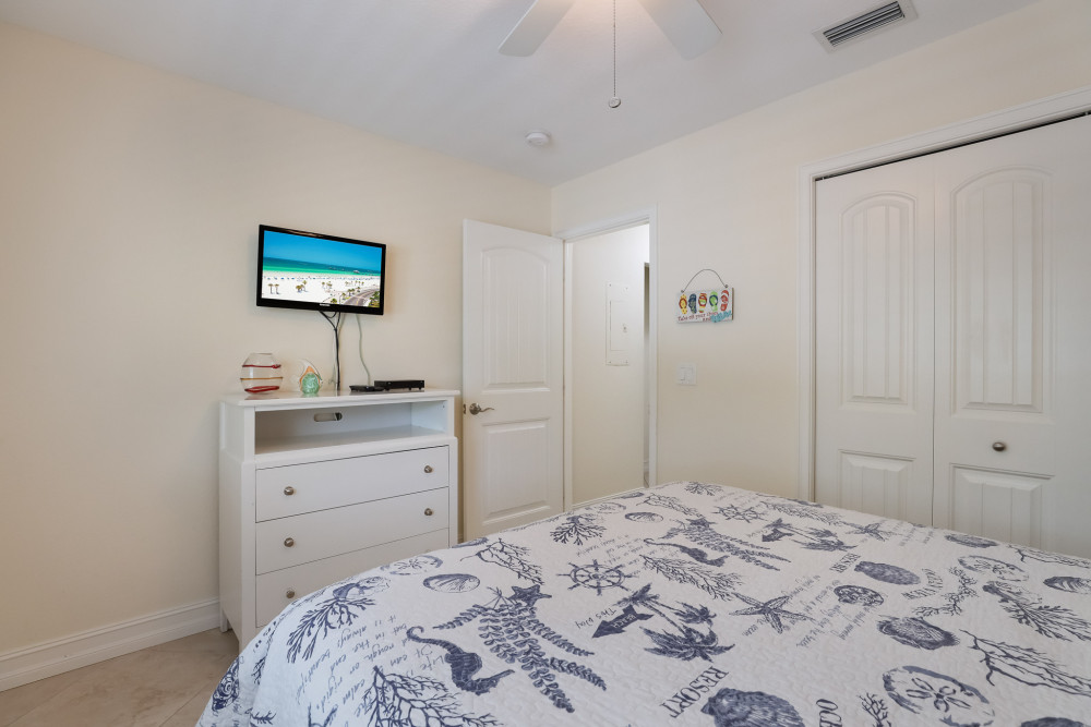 Holmes Beach 274