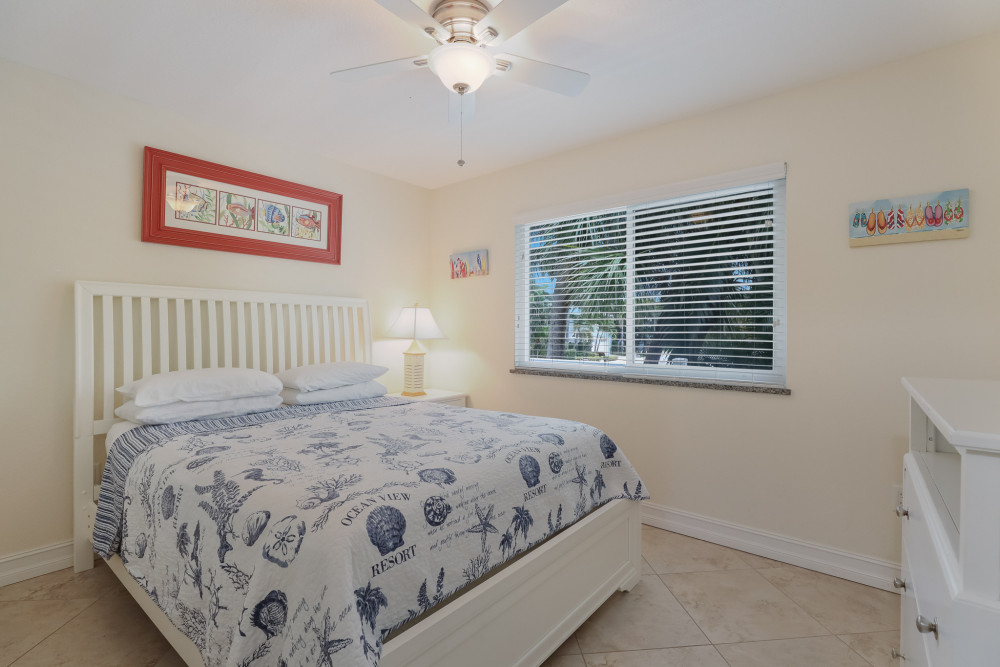 Holmes Beach 274