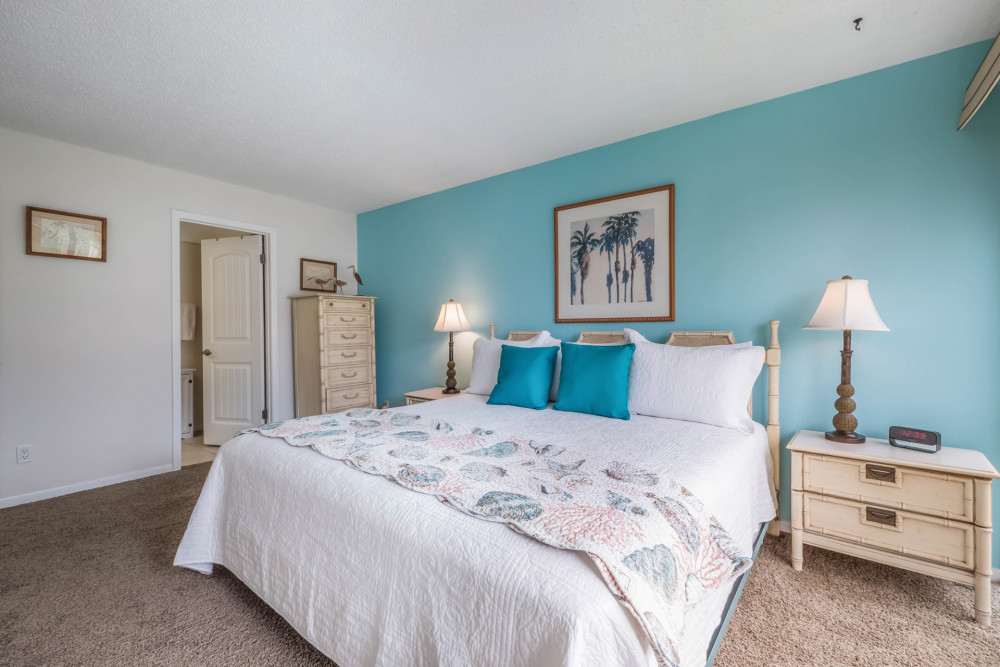 Holmes Beach 334