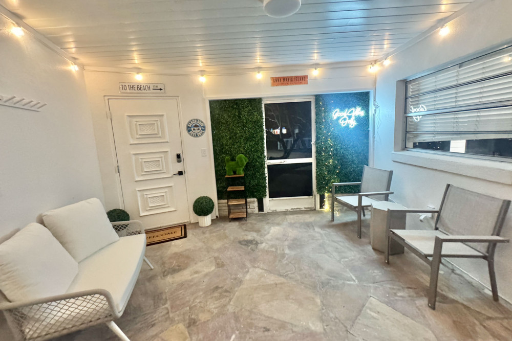 Holmes Beach 106