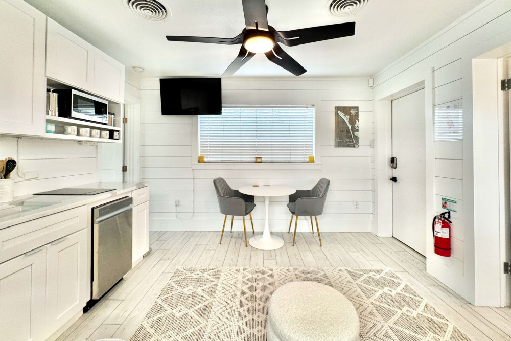 Holmes Beach 106