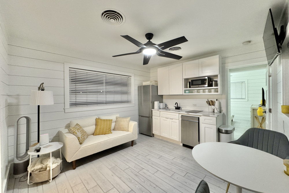 Holmes Beach 106