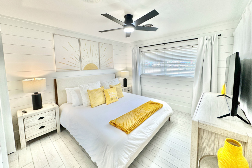 Holmes Beach 106