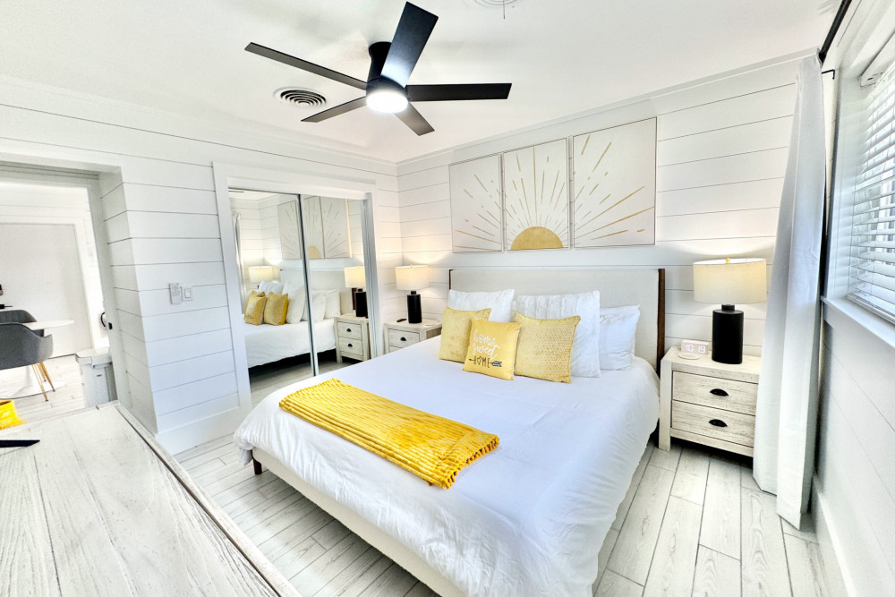 Holmes Beach 106