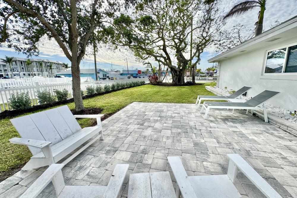 Holmes Beach 106