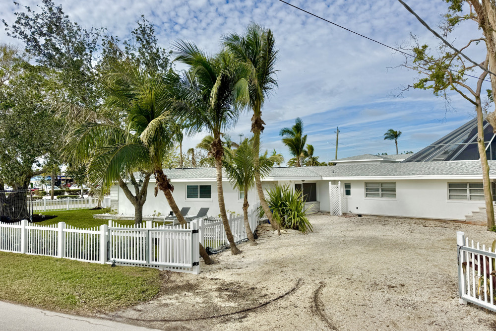 Holmes Beach 106